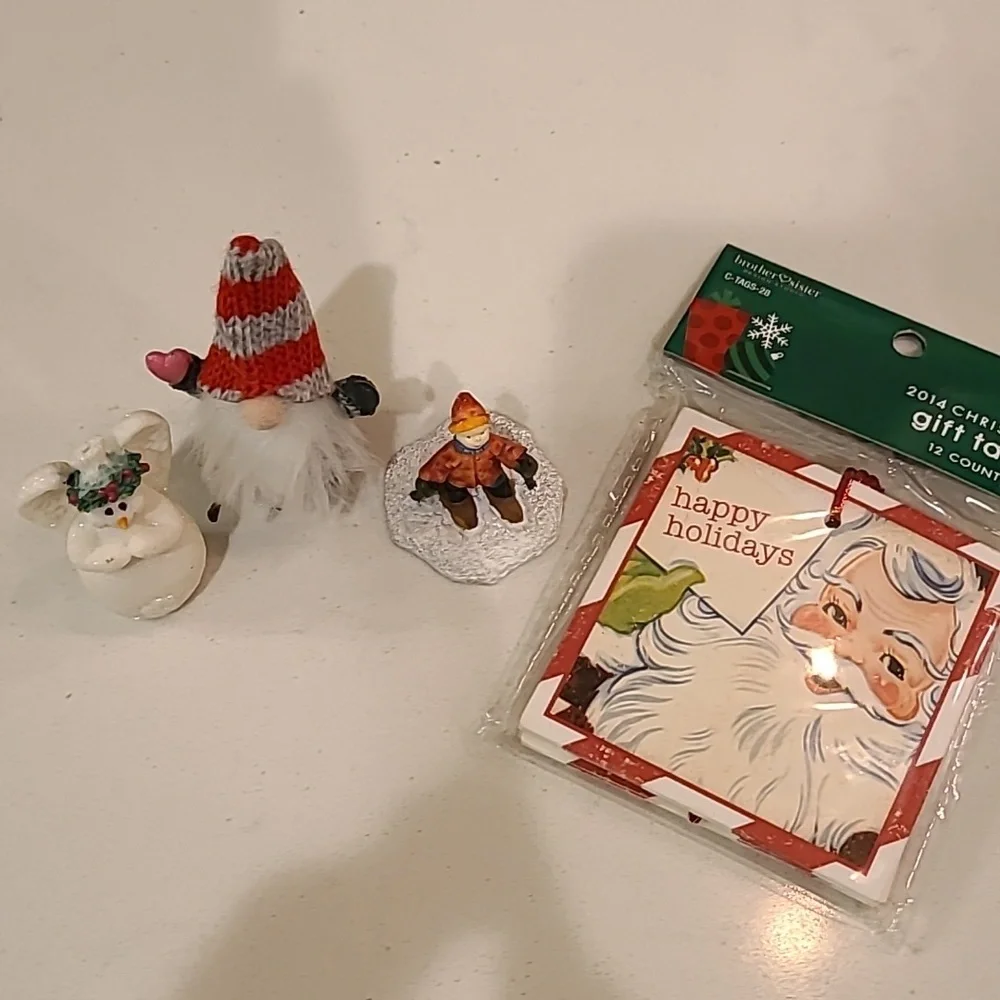 CHRISTMAS MINIS WITH GIFT TAGS